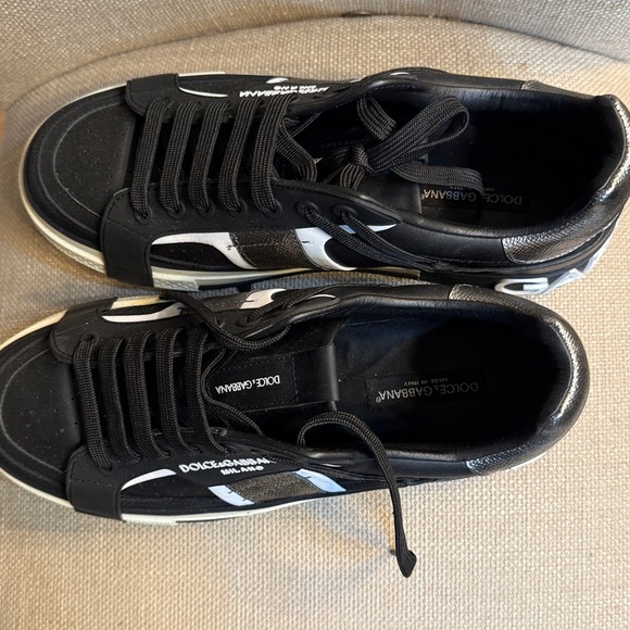 Dolce & Gabbana Men's Black and White Sneakers - Picture 2 of 4